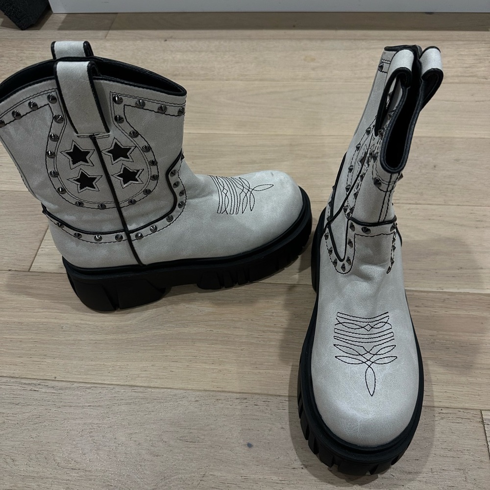 COPY - Cowgirl boots